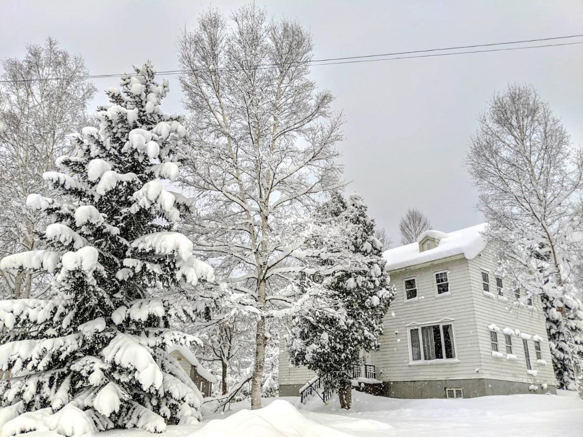 Chalet Banff - 6 Bedroom 6 Bathroom Ski Lodge Нісеко Екстер'єр фото